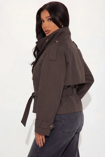 Viraler Trenchcoat